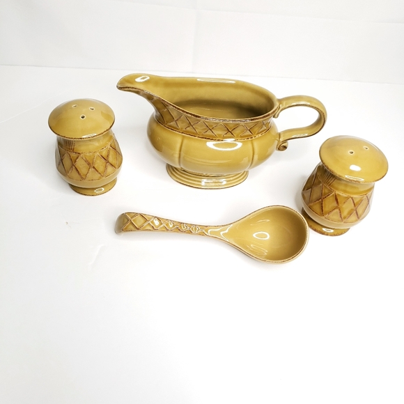 Brylane Home Kitchen 4 Piece Set - Picture 7 of 11